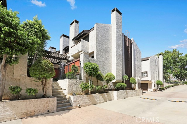 Detail Gallery Image 2 of 51 For 458 W Huntington Dr #B,  Arcadia,  CA 91007 - 3 Beds | 2/1 Baths