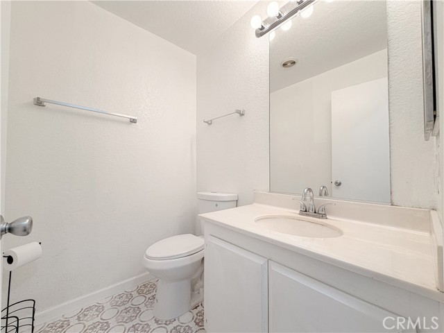 Detail Gallery Image 9 of 22 For 14312 Dover, Mojave,  CA 93501 - 2 Beds | 3 Baths