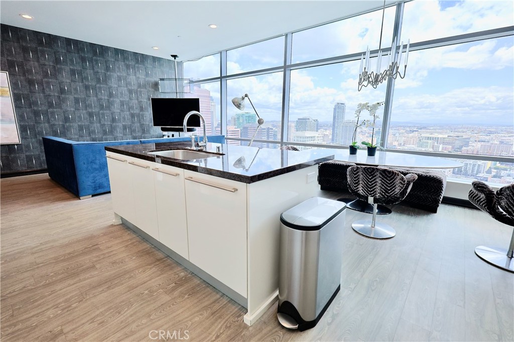 900 W Olympic Boulevard 32C, Los Angeles, CA 90015