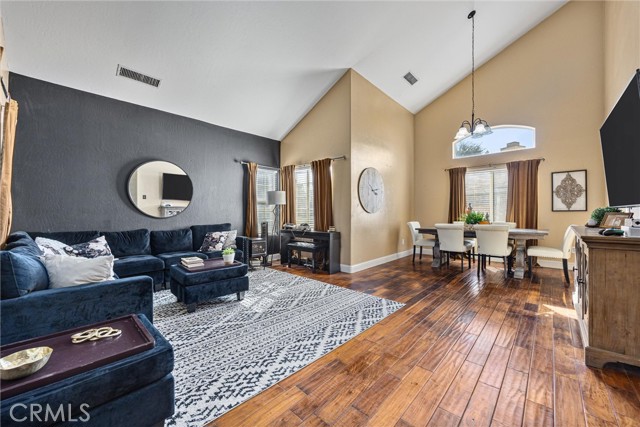 Detail Gallery Image 4 of 39 For 9711 Touchstone, Bakersfield,  CA 93311 - 6 Beds | 3 Baths