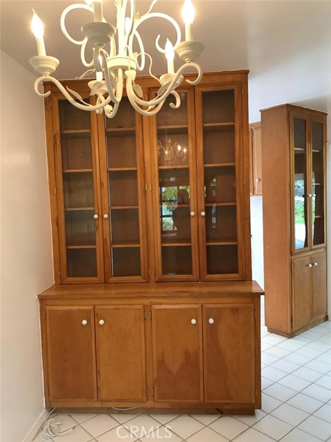 23439 Clarendon Street, Woodland Hills CA: https://media.crmls.org/medias/c436481a-8622-4698-9993-a0d2ae5113e9.jpg