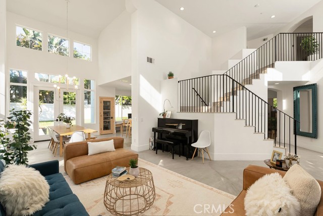 206 Gurrego, San Clemente CA: https://media.crmls.org/medias/c436aaf3-d1f1-47ba-acef-b6c3cf1ebe7c.jpg
