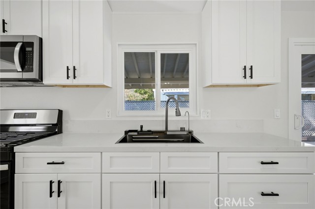 Detail Gallery Image 10 of 33 For 28597 Whittier, Winchester,  CA 92596 - 3 Beds | 2 Baths