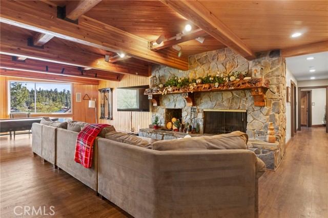 Detail Gallery Image 21 of 58 For 791 Cove Dr, Big Bear Lake,  CA 92315 - 9 Beds | 5/4 Baths