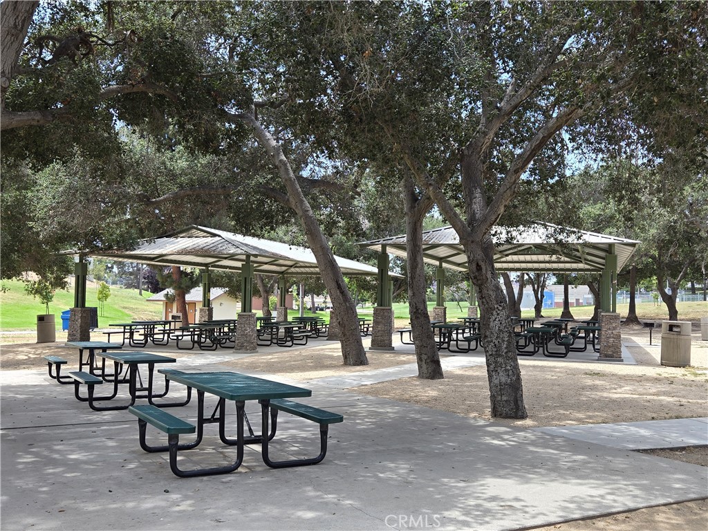 https://media.crmls.org/medias/c437502f-10be-407d-85b9-13ff4aa61cac.jpg?preset=X-Large