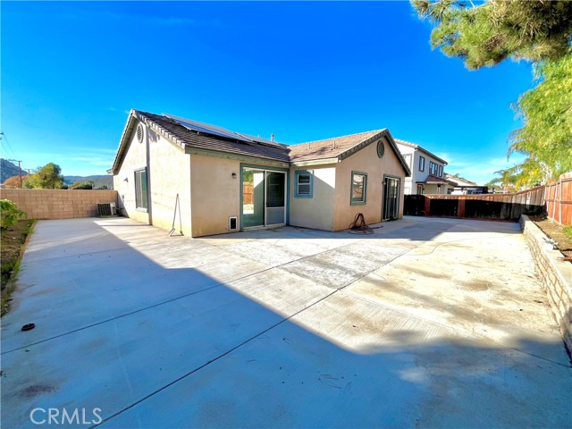 Detail Gallery Image 2 of 16 For 1110 Broadway Ln, Hemet,  CA 92545 - 3 Beds | 2 Baths