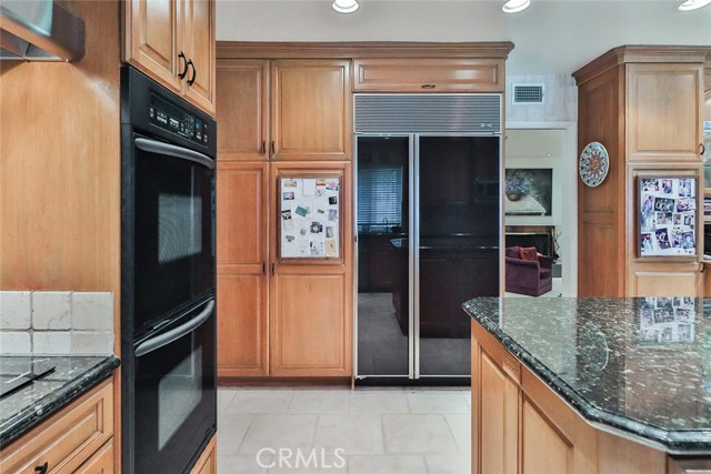 9845 Encino Avenue, Northridge CA: https://media.crmls.org/medias/c437a2c0-1fd7-46ed-905e-f36954d88eea.jpg