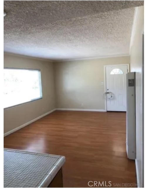 5126 W El Segundo Boulevard, Hawthorne CA: https://media.crmls.org/medias/c43804ca-d60a-48f4-afbc-001f636a9ff5.jpg
