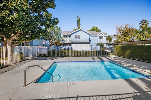 Detail Gallery Image 17 of 19 For 7025 Glade Ave #11,  Canoga Park,  CA 91303 - 2 Beds | 2 Baths