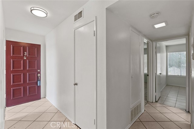 Detail Gallery Image 14 of 36 For 700 W La Veta Ave #I3,  Orange,  CA 92868 - 2 Beds | 2 Baths