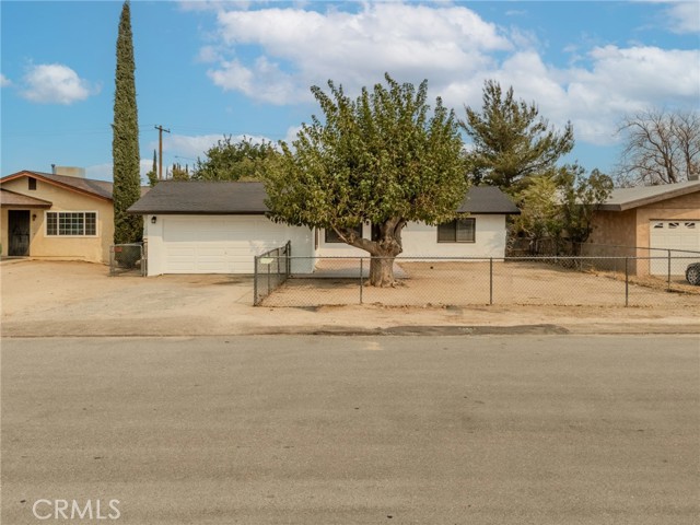 Detail Gallery Image 4 of 25 For 7085 Tamarisk Ave, Yucca Valley,  CA 92284 - 2 Beds | 1 Baths