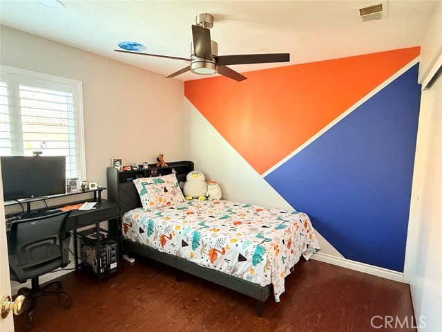 Detail Gallery Image 17 of 25 For 19718 May Way, Canyon Country,  CA 91351 - 4 Beds | 3 Baths