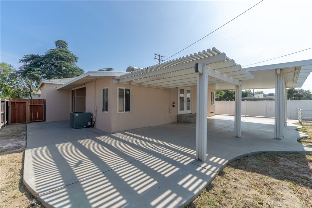 401 W PIONEER Avenue