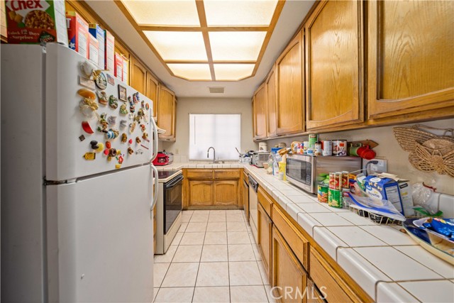 Detail Gallery Image 6 of 18 For 21020 Pippin, California City,  CA 93505 - 3 Beds | 2 Baths