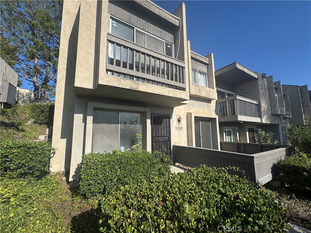 1828 Rainbow Terrace Ln.