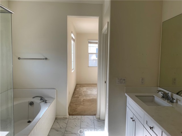 Detail Gallery Image 12 of 27 For 7135 Montecito Ln, Corona,  CA 92880 - 4 Beds | 3/1 Baths
