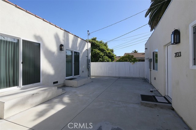 2131 2133 S Cloverdale Avenue, Los Angeles CA: https://media.crmls.org/medias/c43a76e1-5475-4fb9-abfe-5b6cb55b88be.jpg