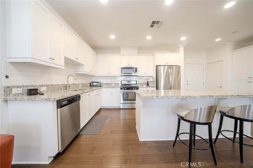 MLS #PW25251028 image #9