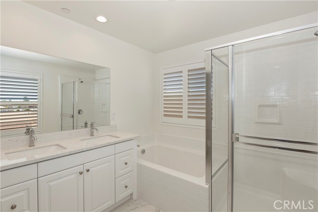 Detail Gallery Image 5 of 28 For 16546 Biola Pl, Victorville,  CA 92395 - 4 Beds | 3 Baths