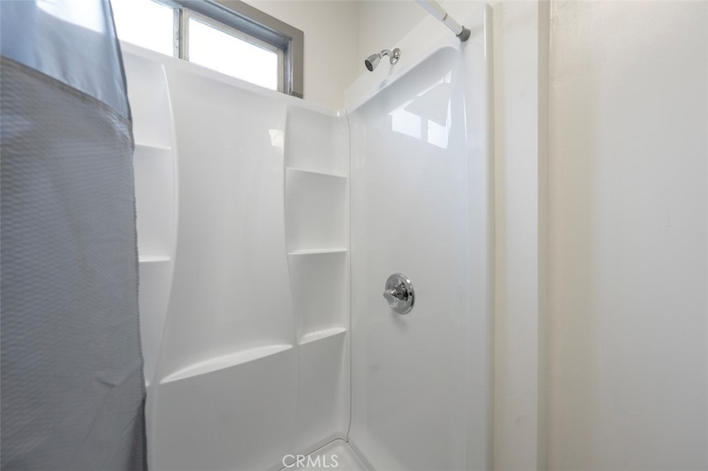 https://media.crmls.org/medias/c43af1ad-0306-4974-a8a3-95bae6569eb5.jpg?preset=X-Large