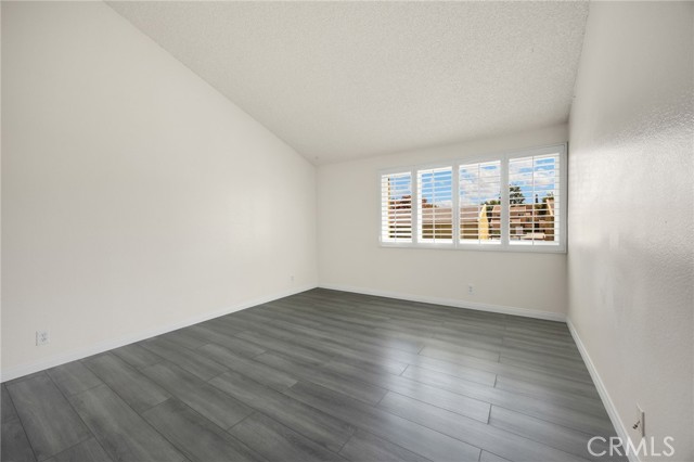 Detail Gallery Image 18 of 24 For 4768 Carmonita Ln, Yorba Linda,  CA 92886 - 3 Beds | 2/1 Baths