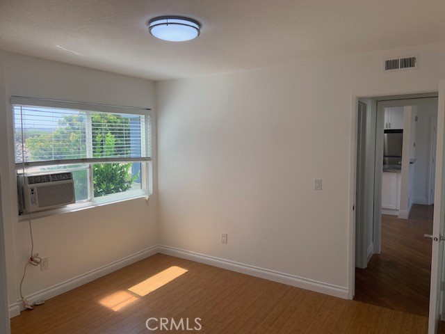 https://media.crmls.org/medias/c43b2704-bdd1-4eff-84c9-7bba47d03c15.jpg?preset=X-Large
