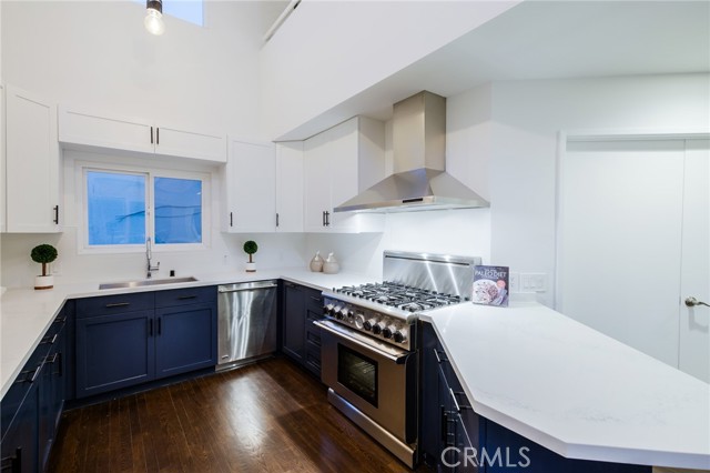 3207 Crest Drive, Manhattan Beach, California 90266, 3 Bedrooms Bedrooms, ,3 BathroomsBathrooms,Residential,Sold,Crest,PW21156135