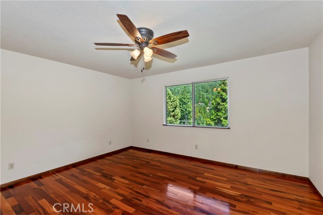 489 Dorn Drive, Crestline CA: https://media.crmls.org/medias/c43d80eb-9bcb-4be1-a642-30a9d51a9e23.jpg