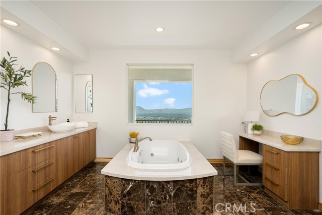 3318 Durham Court, Burbank CA: https://media.crmls.org/medias/c43e6caa-60c1-4440-85f1-aba809abf165.jpg