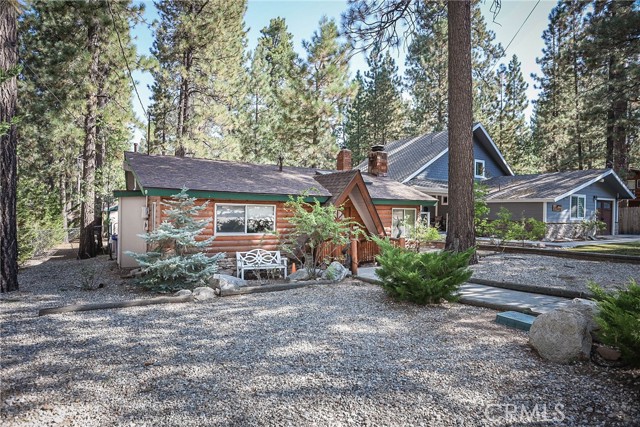 Detail Gallery Image 2 of 34 For 41490 Comstock Ln, Big Bear Lake,  CA 92315 - 3 Beds | 2 Baths