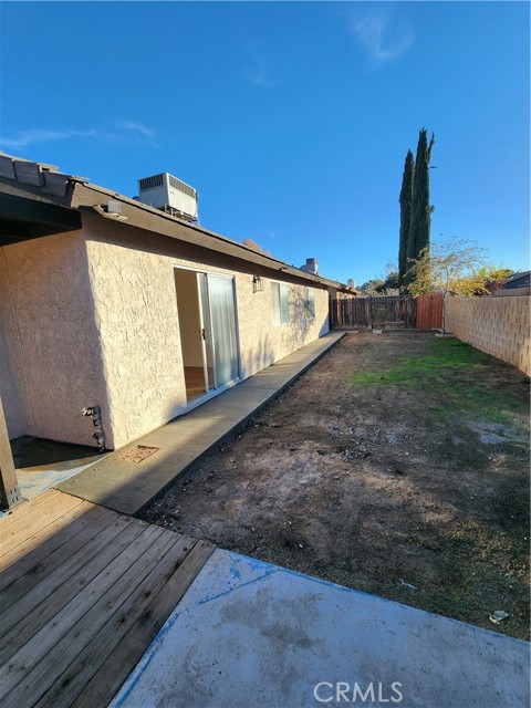 44333 Albeck, Lancaster CA: https://media.crmls.org/medias/c43f54bc-a414-4ea4-8ad0-369bb667b34d.jpg
