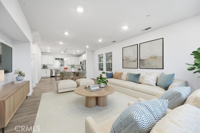 Detail Gallery Image 4 of 28 For 2520 Bombay St, South El Monte,  CA 91733 - 4 Beds | 3/1 Baths