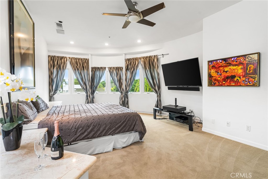 MLS #OC25238572 image #18