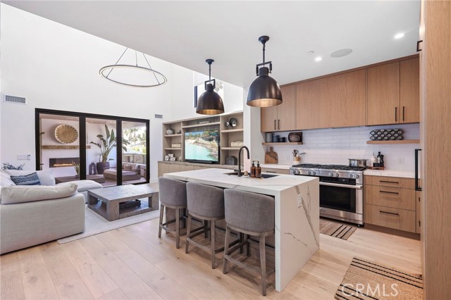 Detail Gallery Image 8 of 19 For 508 1/2 Goldenrod Ave, Corona Del Mar,  CA 92625 - 2 Beds | 2/1 Baths