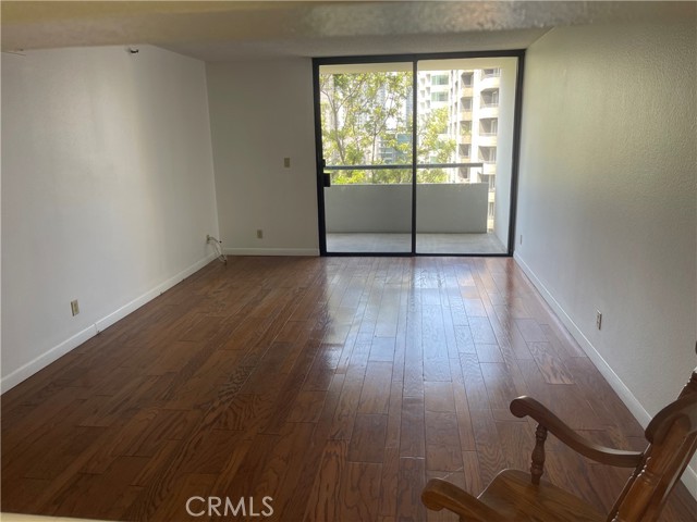 600 W 9th Street, Los Angeles CA: https://media.crmls.org/medias/c4436854-7e3d-46d1-ab93-ceaee26a3d35.jpg