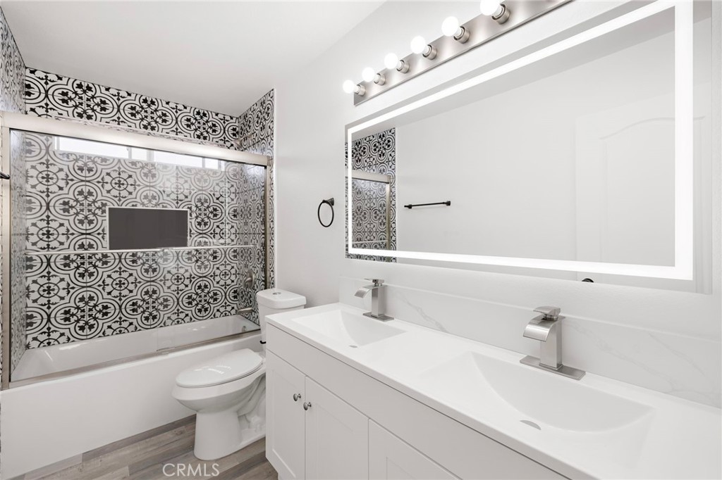 MLS #OC25270528 image #25