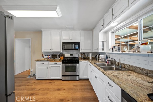 1380 Longbranch Avenue, Grover Beach CA: https://media.crmls.org/medias/c44419ba-ba73-4d67-ae8c-3d37895206c4.jpg
