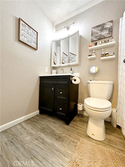 Detail Gallery Image 8 of 11 For 17261 Bromley Ave, Lake Elsinore,  CA 92530 - 3 Beds | 2 Baths