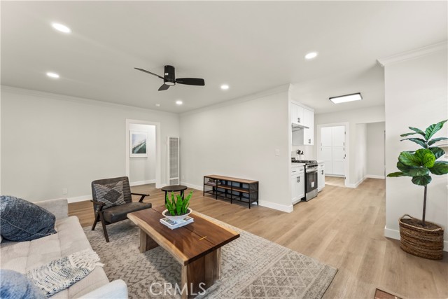 Detail Gallery Image 11 of 29 For 13723 Pinney St, Pacoima,  CA 91331 - 4 Beds | 2 Baths