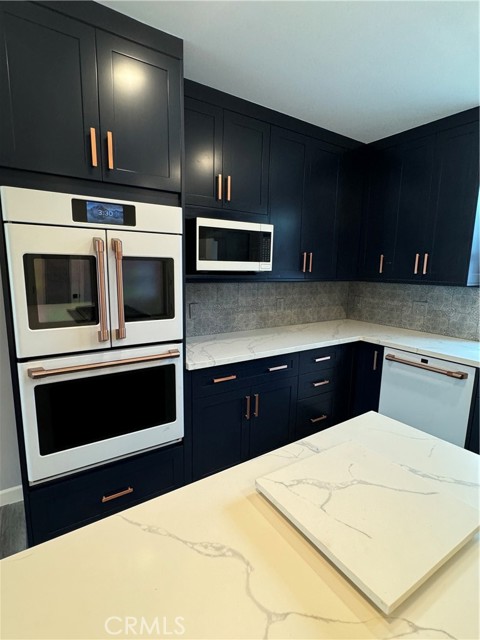 204 E I Street, Ontario CA: https://media.crmls.org/medias/c4465bb7-63a1-4d83-822b-bae22b8ad9ec.jpg