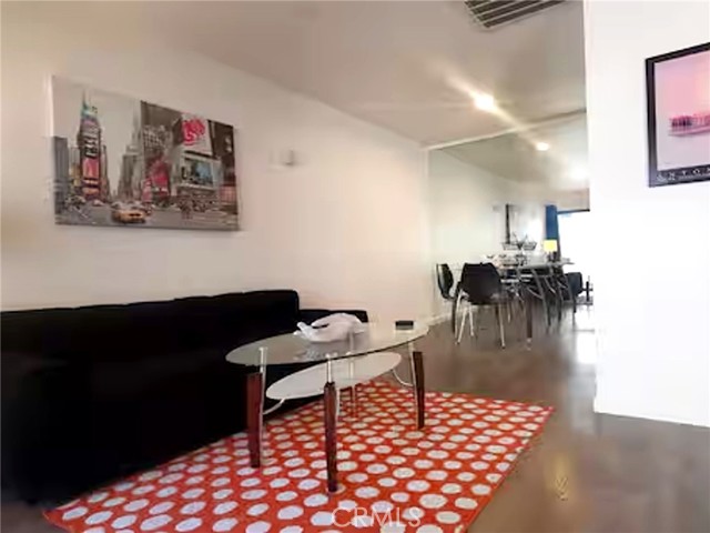 Image 4 of 13 For 467 Calle El Segundo D3