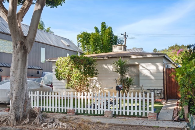 Detail Gallery Image 4 of 10 For 8891 Carson St, Culver City,  CA 90232 - 4 Beds | 3 Baths