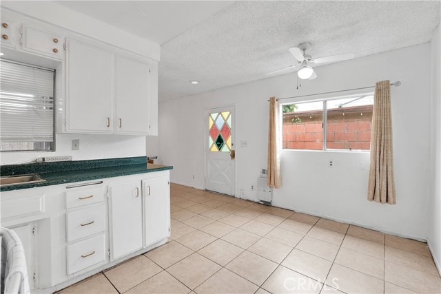 470 E Home Street, Long Beach CA: https://media.crmls.org/medias/c446bf46-f56f-440d-b01e-9ab51d41ee39.jpg