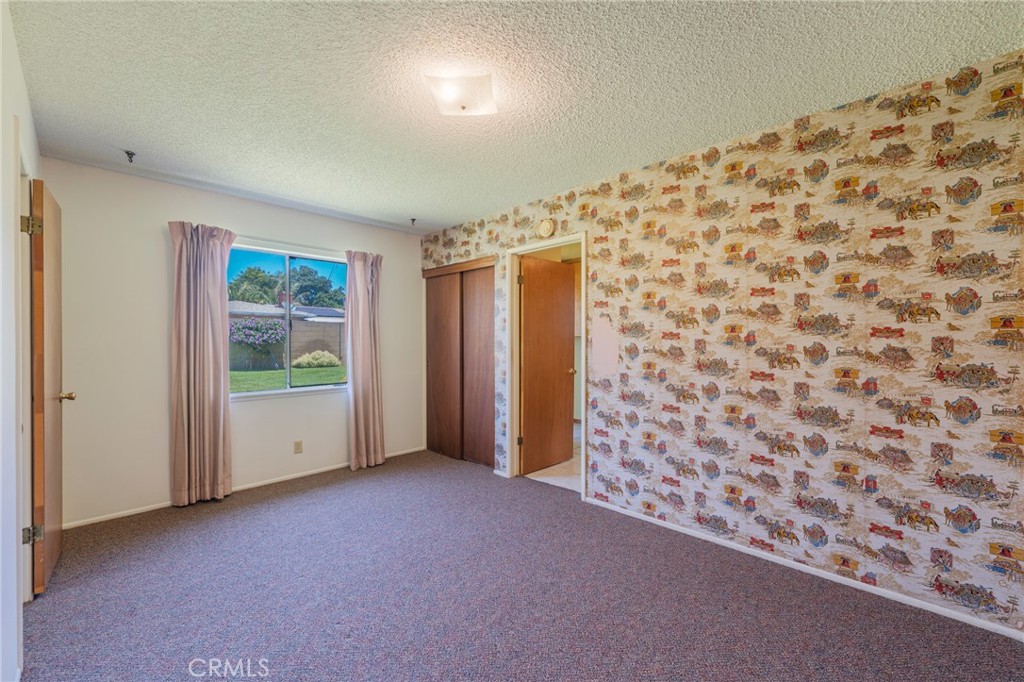 https://media.crmls.org/medias/c446d60f-57a8-46cc-ab59-1768d5447068.jpg?preset=X-Large