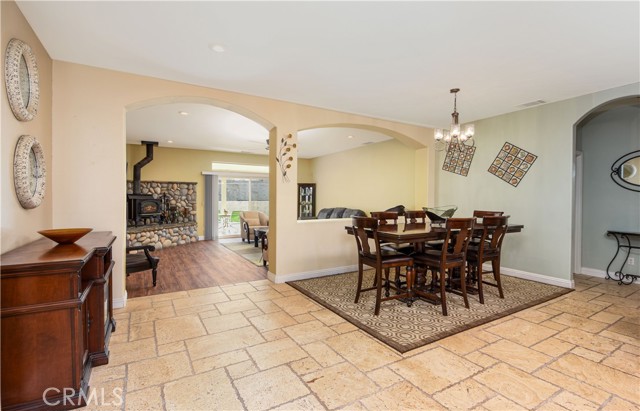 Detail Gallery Image 9 of 40 For 30938 Emperor, Canyon Lake,  CA 92587 - 4 Beds | 3 Baths