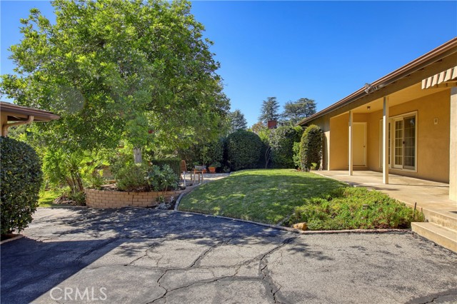 1914 Lyans Drive photo 20