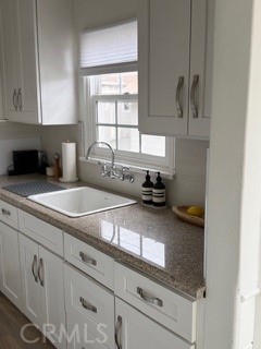 209 B Cypress, Laguna Beach CA: https://media.crmls.org/medias/c447c95e-d044-457f-bb34-1f3e7bd23737.jpg