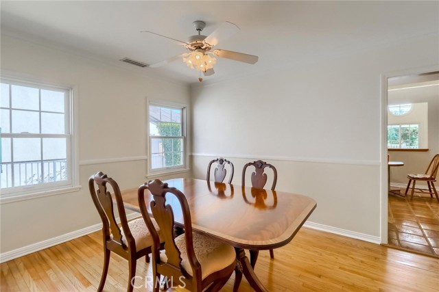 Formal dinning room