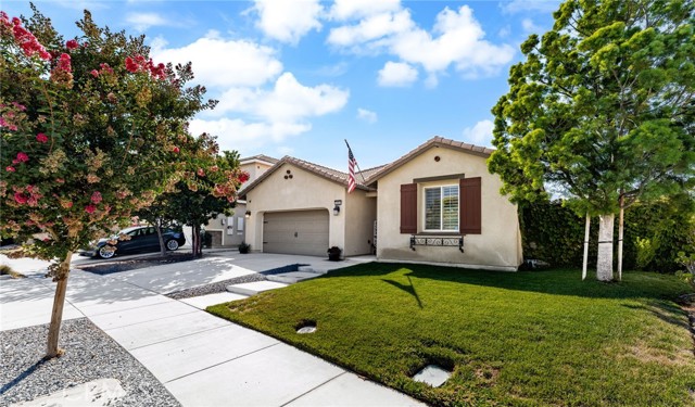 Detail Gallery Image 3 of 46 For 11923 Meander Way, Jurupa Valley,  CA 91752 - 4 Beds | 2 Baths