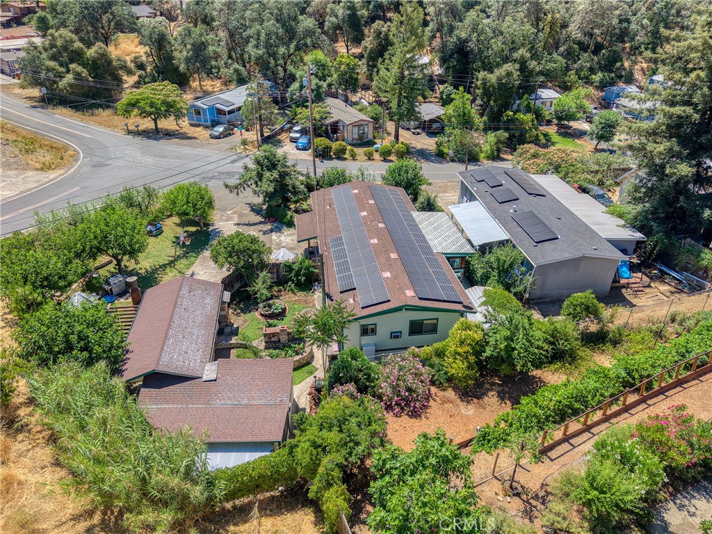 https://media.crmls.org/medias/c44ad700-8df3-4ddf-aeae-64b3951835bd.jpg?preset=X-Large